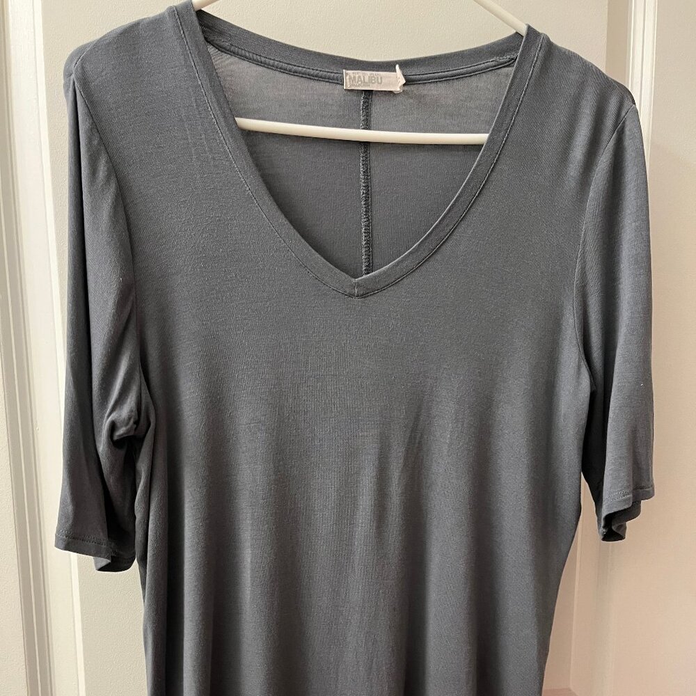 Barefoot Dreams Waterloo V-Neck Tee Top Size Medium